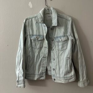 Light Wash Fitted Jean Jacket